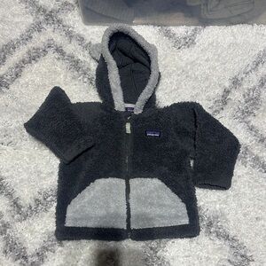 Patagonia Cozy Gray Hooded Fleece Jacket 12-18